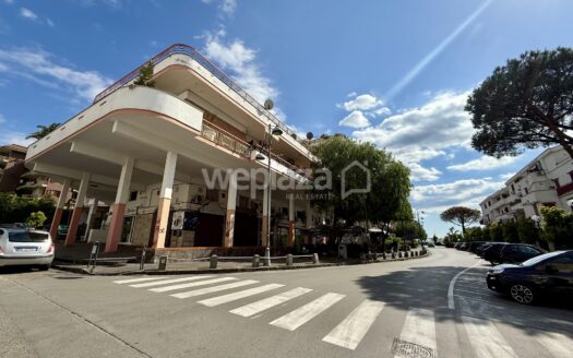 Locale commerciale in vendita