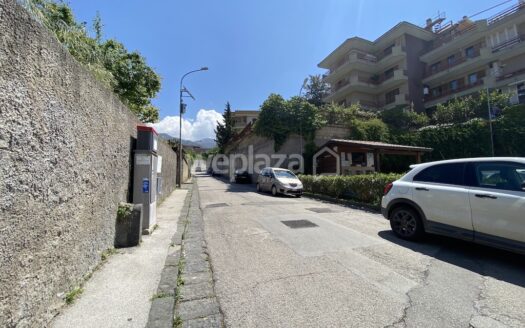 Locale commerciale in vendita