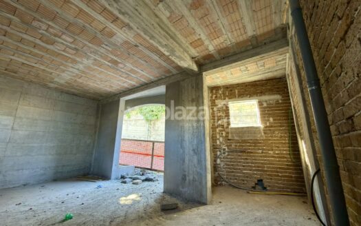 Locale commerciale in vendita