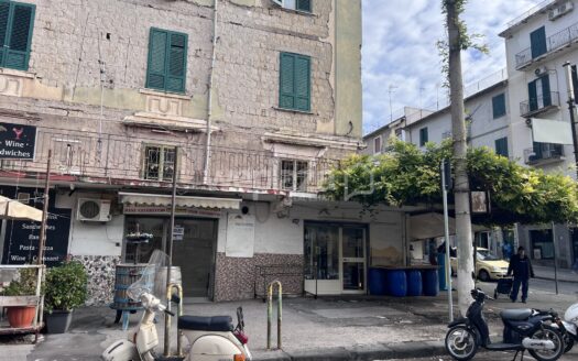 Locale commerciale in affitto