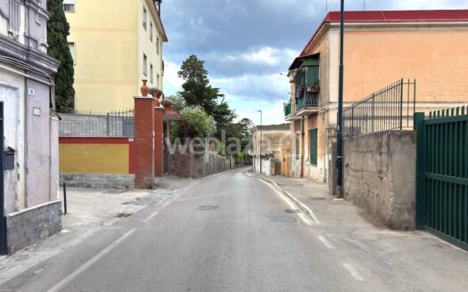 Locale Commerciale in vendita