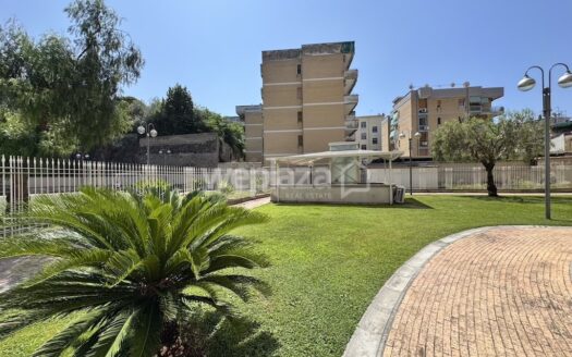 Locale Commerciale in vendita