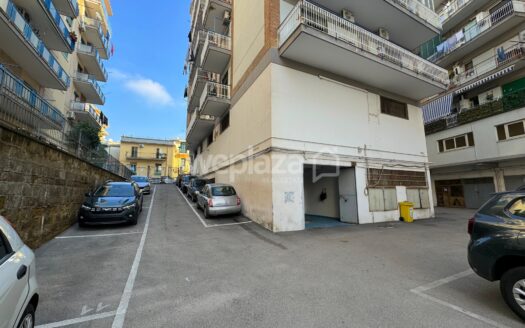 Locale commerciale in vendita