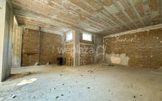 Locale commerciale in vendita