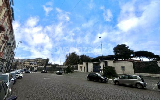 Locale commerciale in vendita