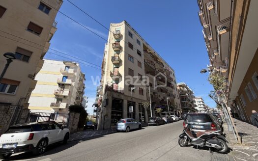 Cinque locali in vendita