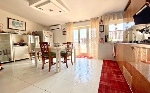 Cinque vani in vendita