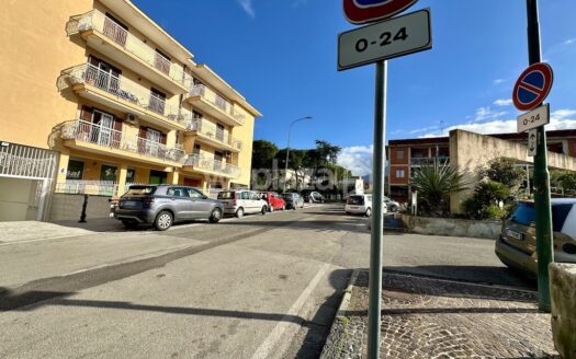 Locale commerciale in vendita