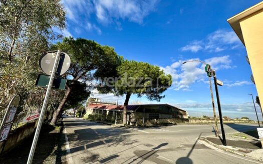 Locale commerciale in vendita