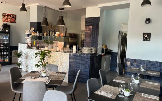 Locale commerciale in vendita