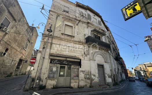 Locale commerciale in vendita