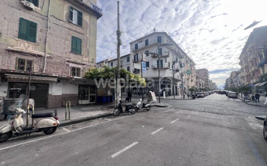 Locale commerciale in affitto