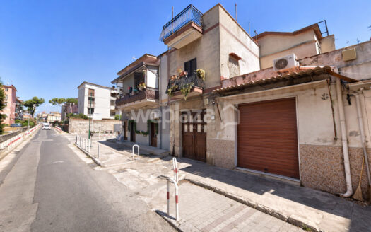 Trilocale con terrazzo e giardino.