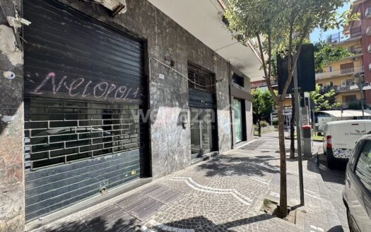 Locale Commerciale in vendita