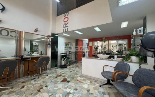 Locale commerciale in vendita