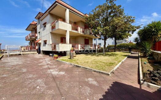 Villa bifamiliare in vendita