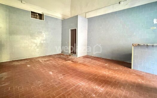 Locale commerciale in vendita