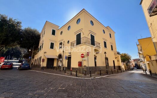 Locale commerciale in affitto