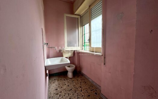 Locale commerciale in vendita