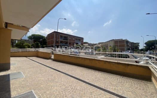 Locale commerciale in vendita