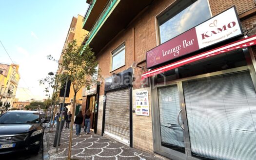 Locale Commerciale in affitto