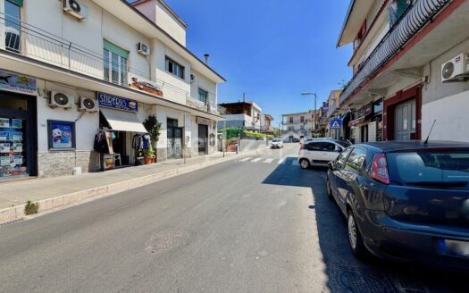Locale commerciale in vendita