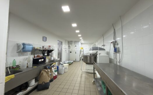 Locale commerciale in vendita