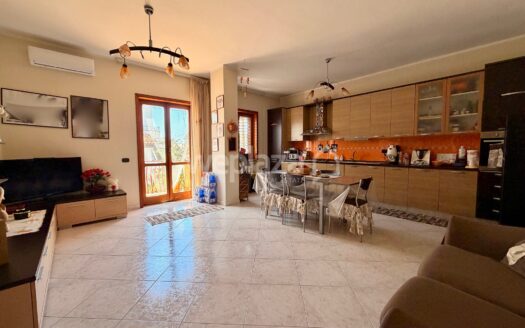 Villa bifamiliare in vendita
