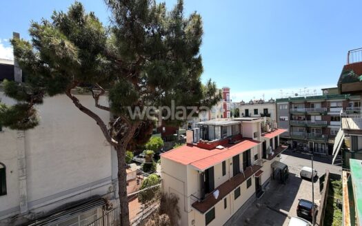 Ampio appartamento con terrazzo