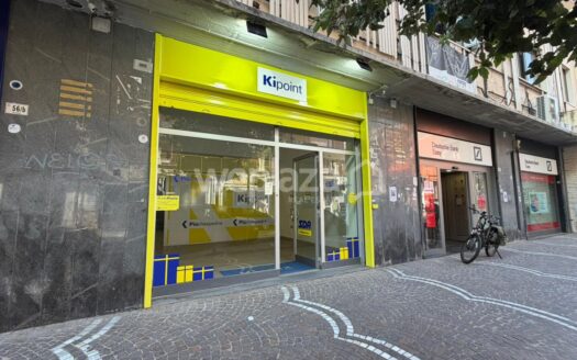 Locale commerciale in affitto