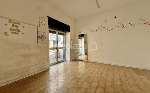 Locale Commerciale in affitto