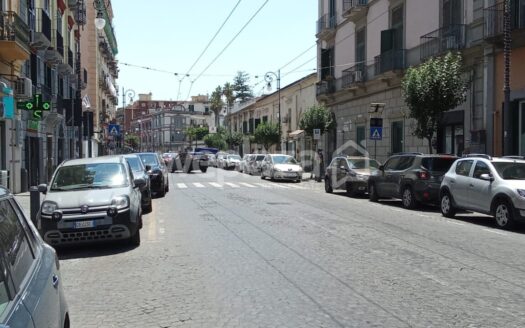 Locale Commerciale in affitto