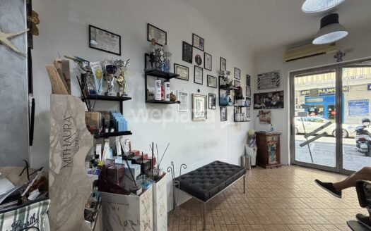 Locale Commerciale in vendita