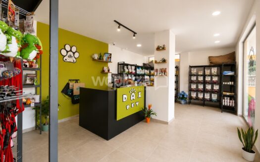 Locale commerciale in vendita