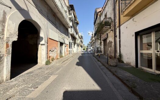 Locale Commerciale in affitto