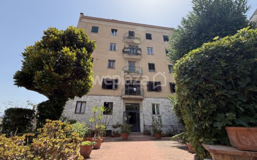 Cinque vani in vendita