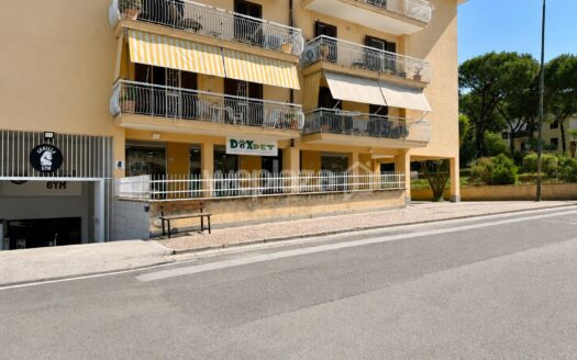 Locale commerciale in vendita