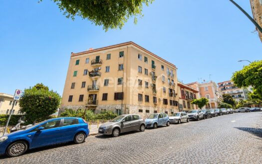 Cinque vani in vendita
