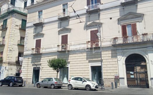Locale commerciale in vendita