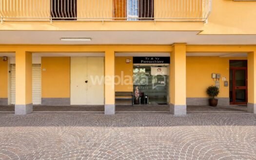 Locale commerciale in vendita