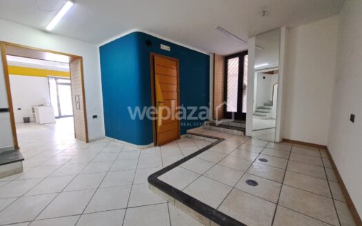Locale commerciale in vendita