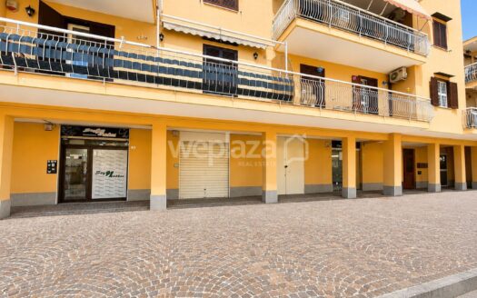 Locale commerciale in  vendita