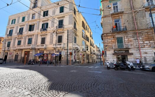 Locale Commerciale in vendita