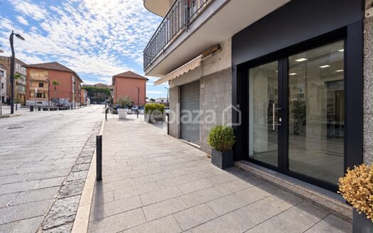 Locale Commerciale in affitto
