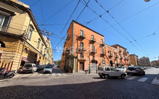 Locale Commerciale in vendita