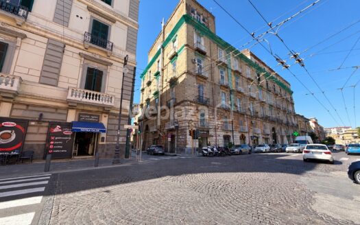 Locale Commerciale in vendita