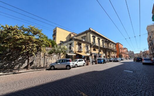 Locale Commerciale in vendita