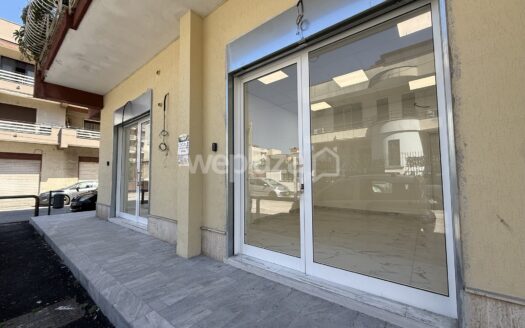 Locale Commerciale in affitto
