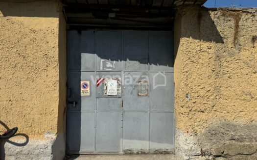 Deposito in vendita