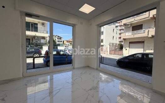 Locale Commerciale in affitto